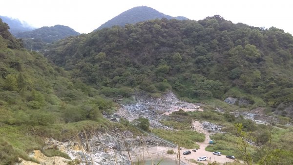 溪水潺涓的半嶺水圳步道、硫氣氤氳的龍鳳谷890905