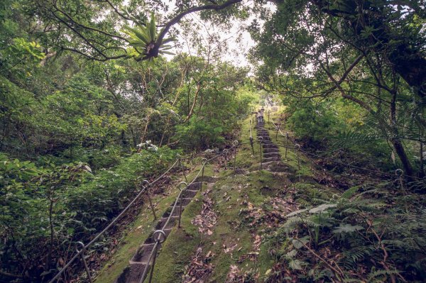 孝子山群峰-穿梭平溪奇峰怪岩間1583659