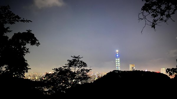 20211006 - 夜巡象山1481441