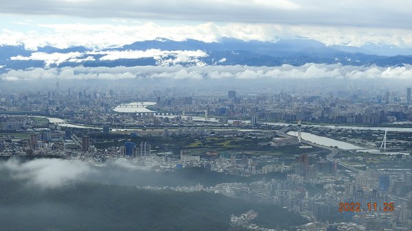 雲霧飄渺間的台北盆地&觀音山1926324
