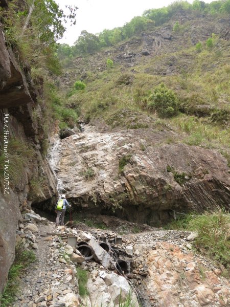 《南投》峽谷瀑布｜東埔八通關古道-雲龍瀑布201704162887746