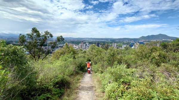 台北丹鳳山軍艦岩唭哩岸山奇岩山順走奇岩埤O型2763218