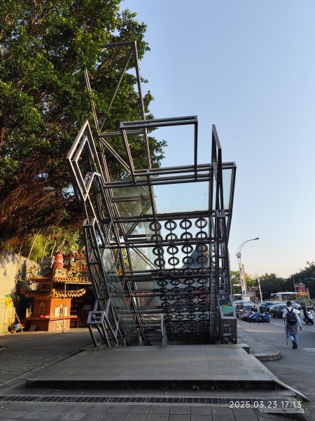 【臺北大縱走 5】碧山巖→忠勇山越嶺步道→金龍產業道路→圓明寺步道→鄭成功廟步道→文間山→劍潭山步道2744921