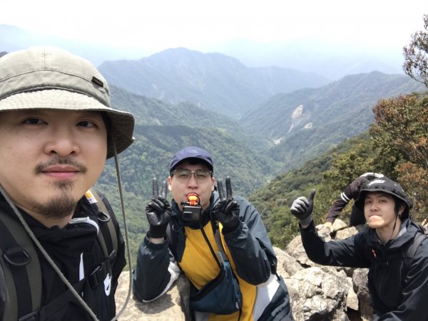 鳶嘴山929358