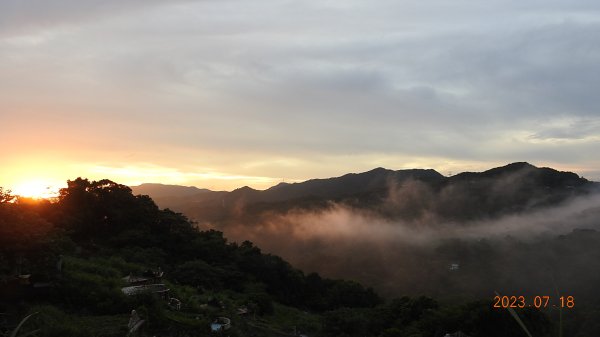 二格路曙光日出雲瀑&二格山雲海流瀑7/182222029