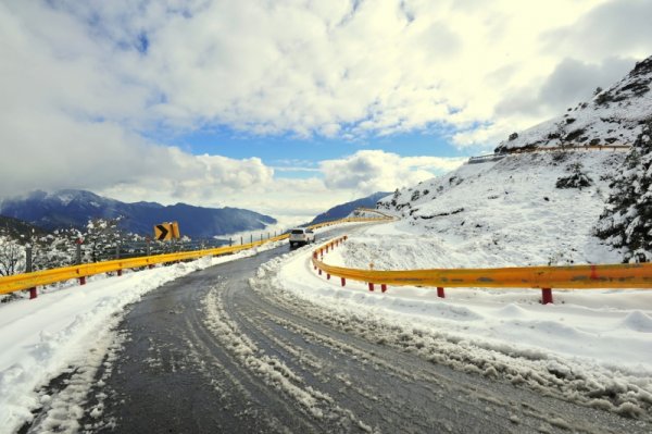 【新聞】入冬後台14甲線合歡山區道路不排除視氣溫及路況隨時管制交通限加掛雪鏈車輛通行或封閉道路