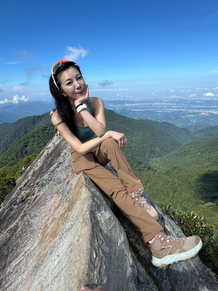 鳶嘴山-稍來山O型縱走(中級山 / 小百岳) 刺激攀岩。山嵐繚繞。傳神小象。杉樹林群。2583532