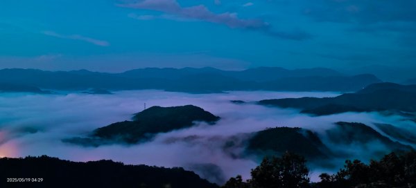 石碇趴趴走追雲趣 #二格山 #琉璃光 #雲海流瀑 #雲瀑 #日出  #手機拍攝 5/192790836