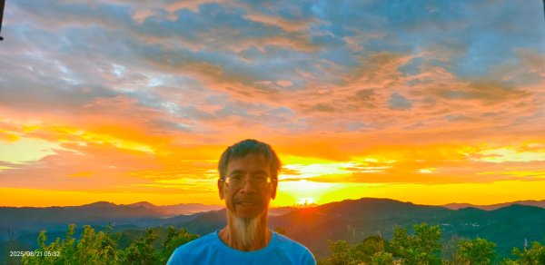 #二格山 #琉璃光 #雲瀑 #雲海流瀑 #火燒雲 #日出 8/21&222866275