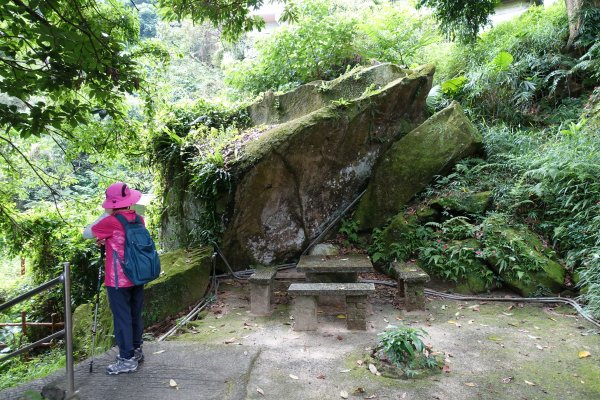 四獸山連走．彩繪岩壁．一線天1105474