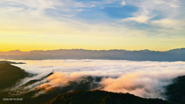 #二格山 #雲瀑 #火燒雲 #霞光 #雲海流瀑 #日出 9/10 #坪林南山寺 9/112881566