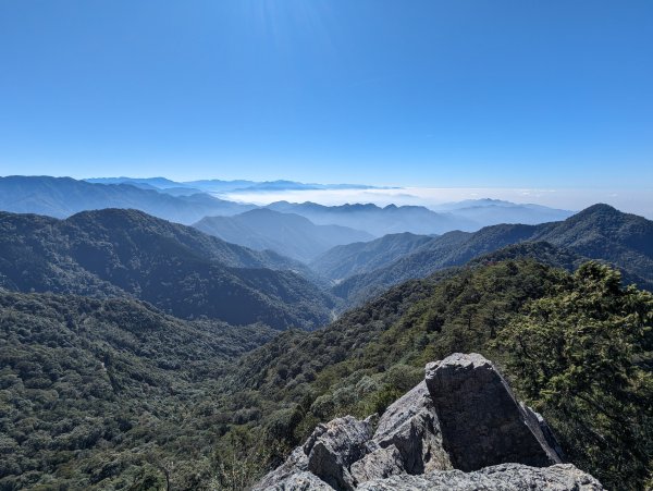 鳶嘴山。稍來山。楓紅2389110