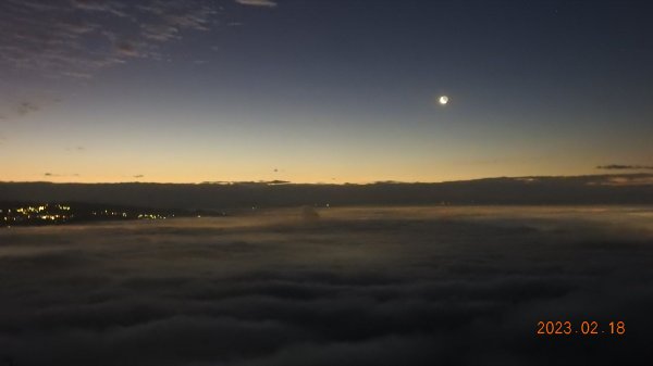 觀音山日出雲海+觀音圈+下弦月+曙光火燒雲&太平濱海步道晚霞海霧&琉璃光2/182035151