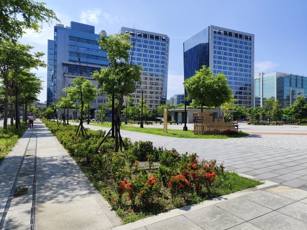 宏匯瑞光廣場、大港墘公園、基隆廟口夜市、基隆港高空煙火秀2796419