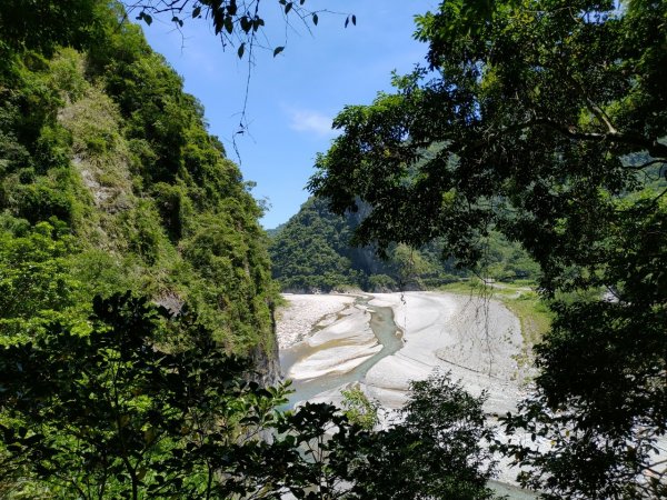 山巒峻秀溪水碧綠－砂卡噹步道1048814