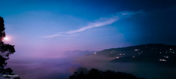 北宜郊山之濫觴 #琉璃光雲海 #月圓雲海 #日出雲海 #火燒雲 8/92854923
