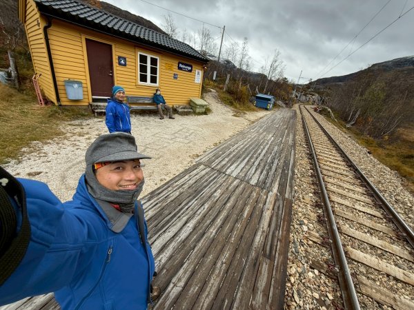 Norway-Myrdal-VATNAHALSEN HOTEL-湖邊健行2917782