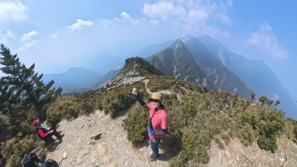 【閒閒南橫摘星去！】百岳#077關山嶺山。美麗壯闊中卻帶點淡淡哀愁的南橫公路。