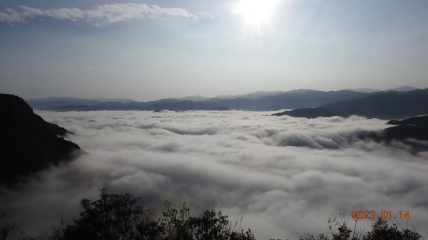 翡翠水庫壩頂/新店四十份公墓雲海+斜射光，個人在此最有層次最美的一次雲海1993135