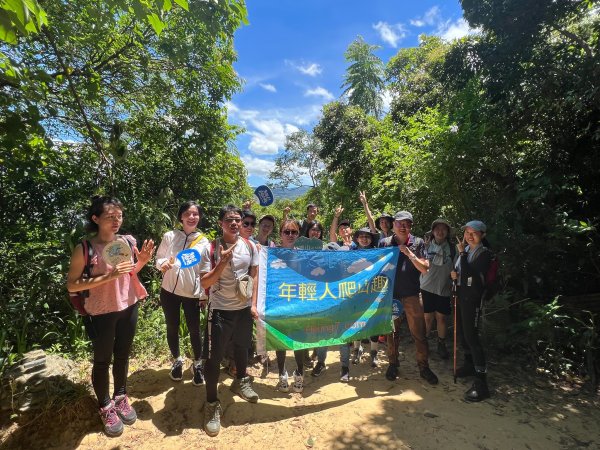 臺北大縱走第五段，劍潭站至碧山巖 【年輕人爬山趣】2761665