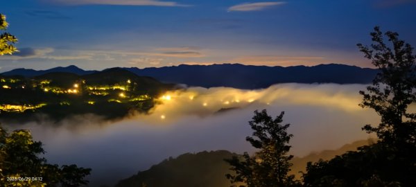 #二格路 #琉璃光 #二格山 #雲海流瀑 #日出 #火燒雲 6/293080035
