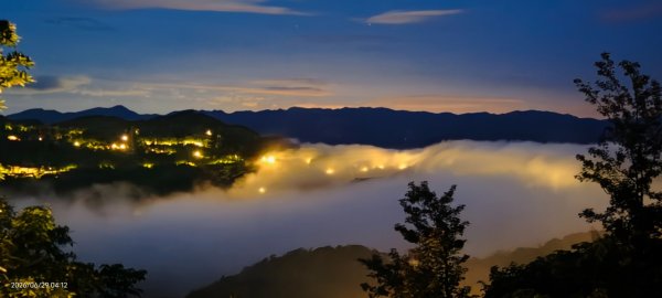 #二格路 #琉璃光 #二格山 #雲海流瀑 #日出 #火燒雲 6/293080036