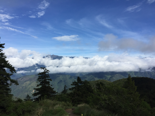 雨下不停的南湖群峰1083249