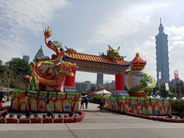 國父紀念館、忠孝東路四段賞花燈 【齊心鞋力向前走】