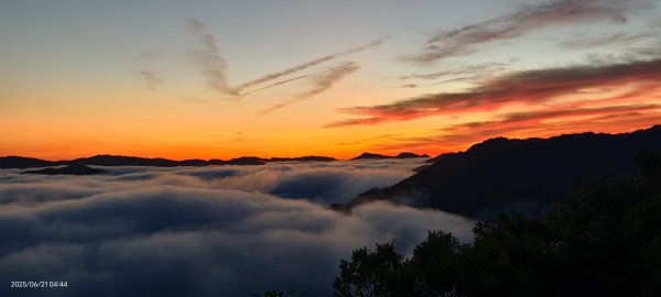 北宜郊山之濫觴 #琉璃光雲海 #日出雲海 #觀音圈雲海 #海景第一排 6/212816387
