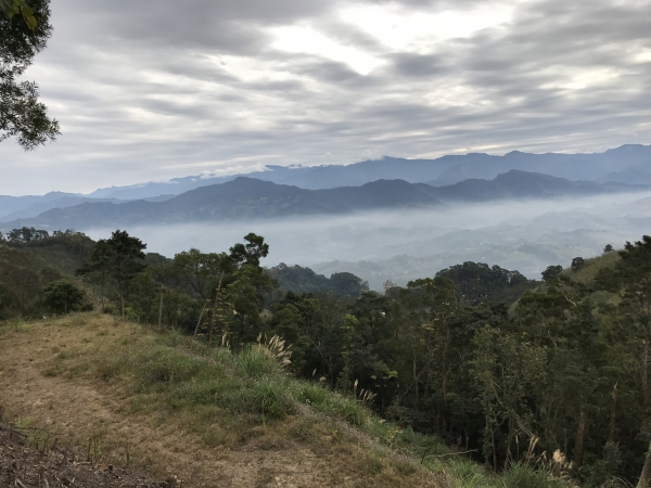 走出關古道上關刀山98643