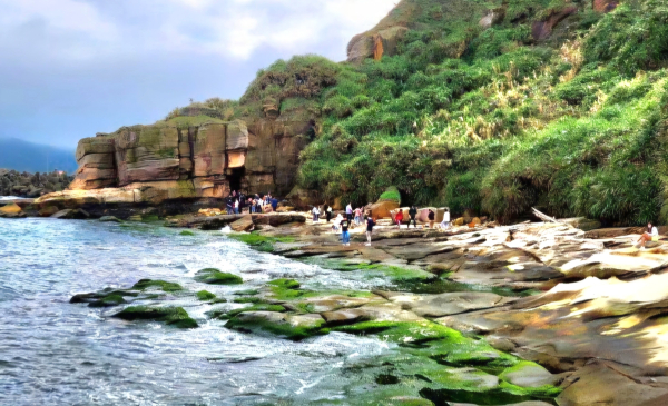 獅頭山公園，金包里山，磺港山，神秘海岸，海蝕洞（一線天）