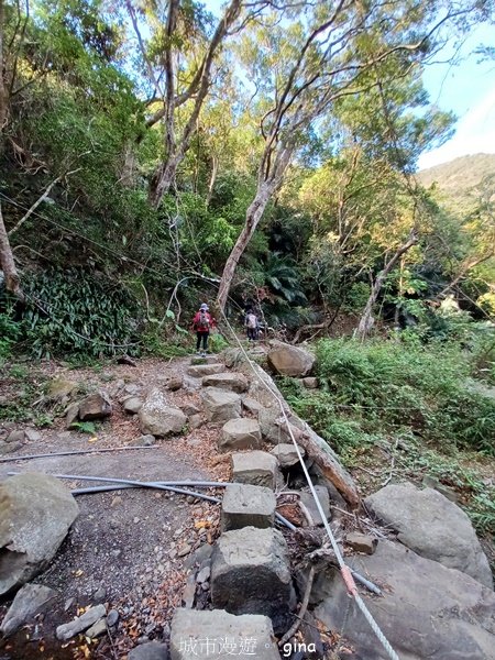 【屏東獅子鄉】海天一色。 台灣百大必訪步道~里龍山自然步道2550740