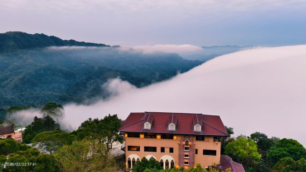 苗栗大湖 #薑麻園 #雲洞山莊 #琉璃光 #雲海 #雲瀑 2/222718332