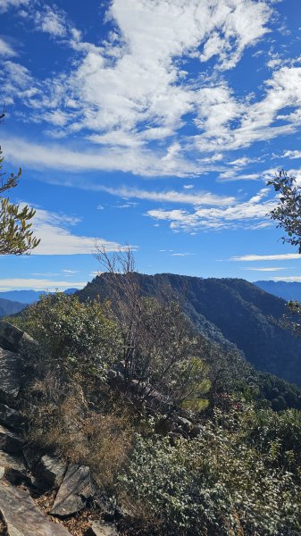 251212-【熱門不代表輕鬆！】🔥雖說鳶嘴稍來是中部熱門登山路線，但它可不是人人都能征服的美。2961978