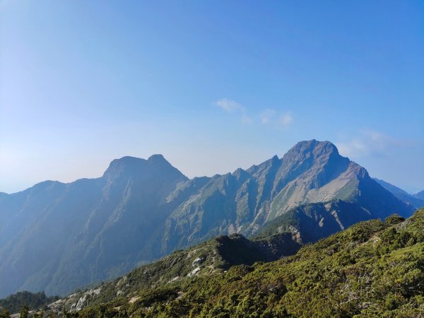 終於看到1000元背面的山景登頂玉山北峰／前峰2495935