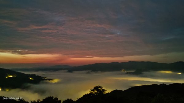 跟著雲海達人山友追雲趣 #琉璃光雲海 #火燒雲雲海 #日出雲海 8/142573963