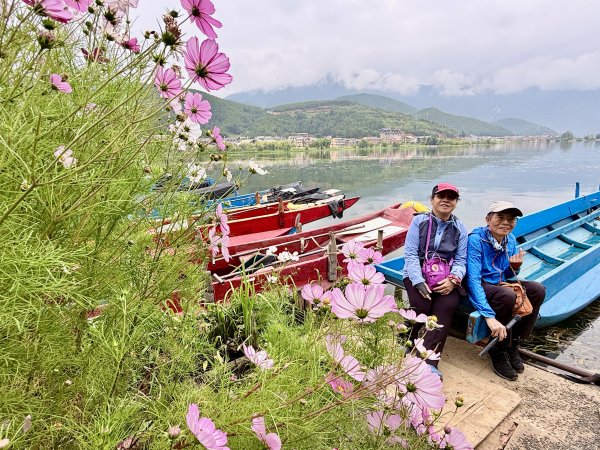 滇西北亞丁自由行D6（漫遊瀘沽湖，轉山日的祈福與晨光）2026.9.6