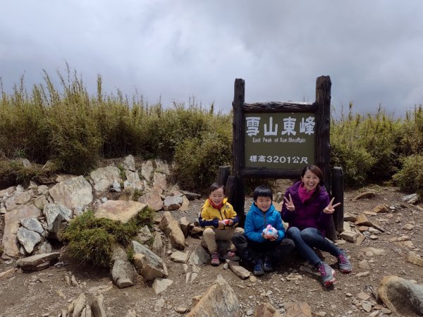 六歲生日回憶 親子爬雪山東峰