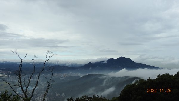 雲霧飄渺間的台北盆地&觀音山1926222