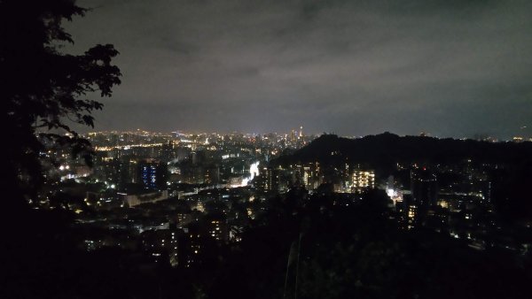 獨推夜訪仙跡岩883375