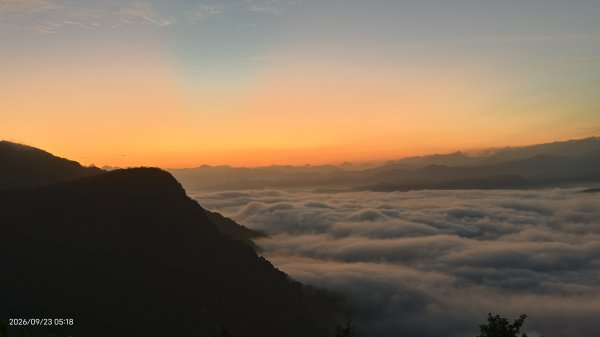 #翡翠水庫壩頂 #山羌 #霞光 #日出 #雲海 9/233121790