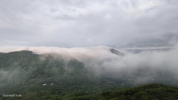 #大屯山 #雲瀑（過山雲）#夕陽 #月圓 #霧虹 5/1&63044797