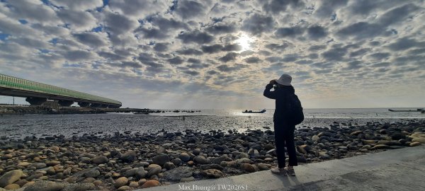 《彰化》海空夕照｜王功燈塔及芳苑海空步道健行賞冬候鳥
