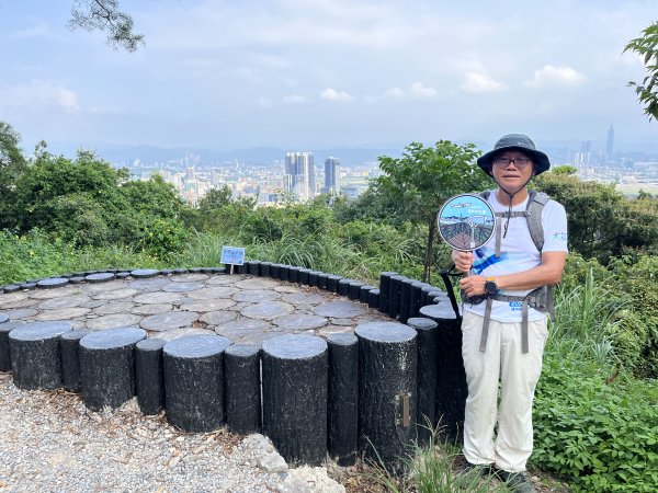 [臺北大縱走手拿牌-04/16] 第五段寶石手拿牌位置2: 文間山平台封面