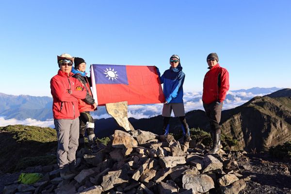 雪東、主、北峰訪翠池，親近聖稜線211877