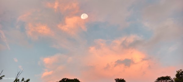 #石碇後山 #月亮 #曙光 #反燒 #日出 #雲海 8/3&103094719