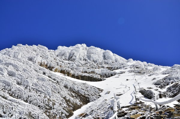 【新聞】冬享冰雪奇景 安全盡其在我