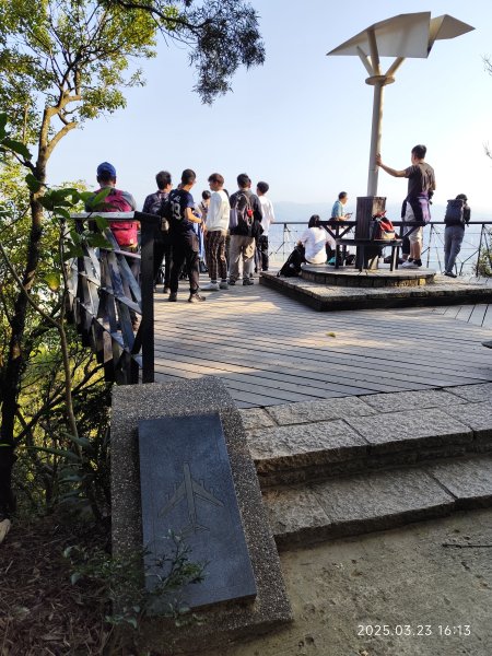 【臺北大縱走 5】碧山巖→忠勇山越嶺步道→金龍產業道路→圓明寺步道→鄭成功廟步道→文間山→劍潭山步道2744885