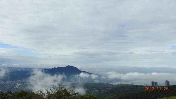 雲霧飄渺間的台北盆地&觀音山1926367