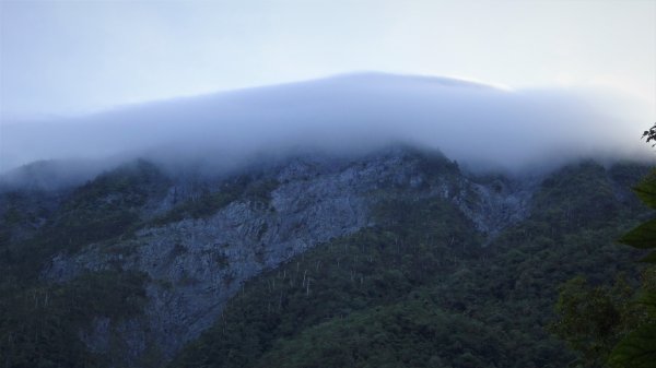 漫步雲霧繚繞的沙卡噹三雄1034214